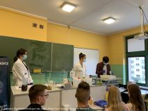 2020.10.09 Doświadcz chemii  w szkole (29).jpg