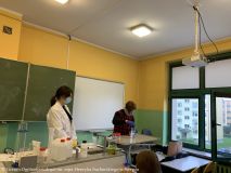 2020.10.09 Doświadcz chemii  w szkole (42).jpg
