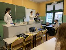 2020.10.09 Doświadcz chemii  w szkole (5).jpg