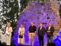 1726721725048.jpeg
